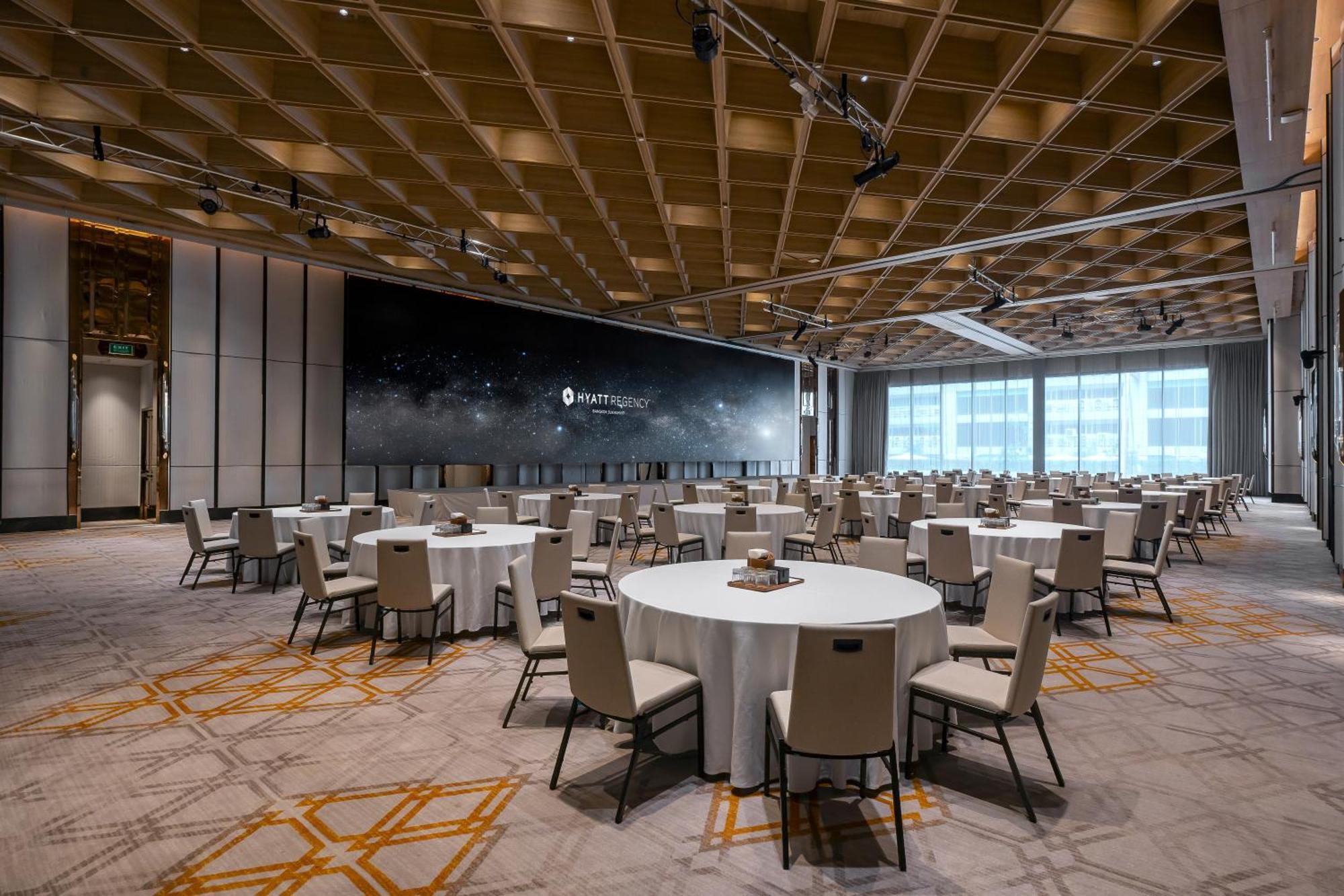 Khách sạn Hyatt Regency Sukhumvit 5*