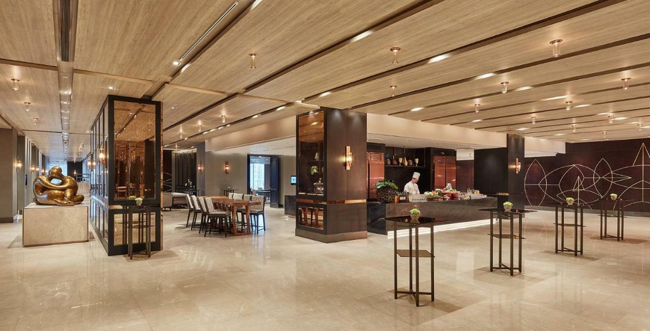 Hyatt Regency Sukhumvit Khách sạn 5*