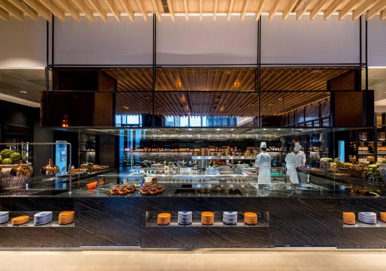 Hyatt Regency Sukhumvit Khách sạn 5*